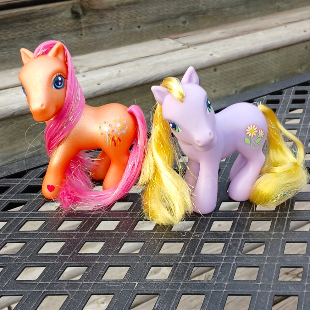 Sparkleworks Daisyjo 2002 G3 MLP With Hoof Magnets